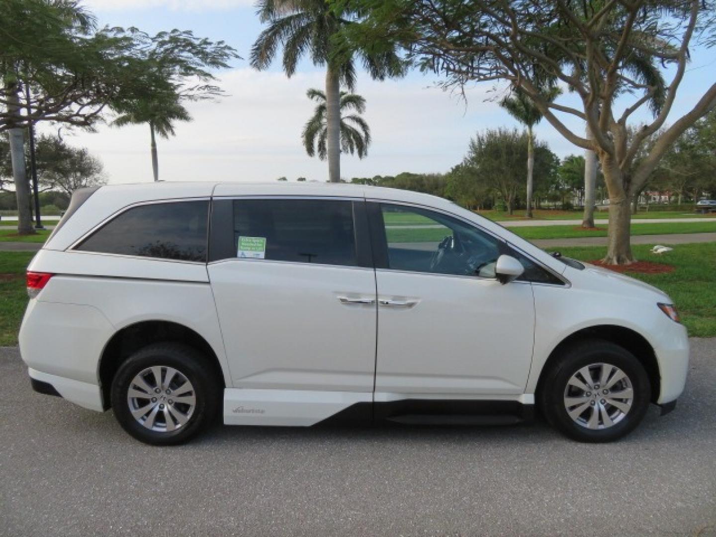 2016 White /Truffle Honda Odyssey (5FNRL5H63GB) , Automatic transmission, located at 4301 Oak Circle #19, Boca Raton, FL, 33431, (954) 561-2499, 26.388861, -80.084038 - You are looking at Gorgeous Pearl White Diamond 2016 Honda Odyssey EX-L VMI Northstar Handicap Wheelchair Conversion Van with 79K Original Miles, In-Floor Power Side Entry Ramp with Kneeling Van Function, Passenger Side 6 Way Transfer Seat, Quick Release Driver's Seat, Hand Controls, Tie Down System - Photo#27